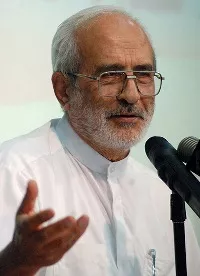 انتقاد دردمندانه از فضای مبتذل برنامه‌های صداوسیما و فیلم‌های سینمایی